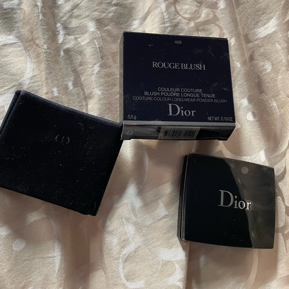 Dior Rouge Blush - Picture 2 of 4